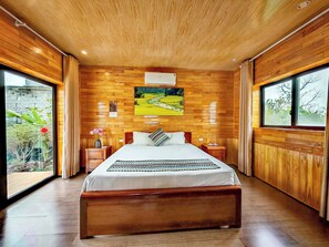 Escriptori i espai de treball apte per a portàtils 