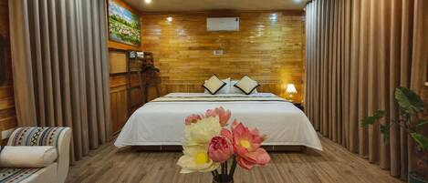 Executive Room, Mountain View | Individually furnished, desk, laptop workspace, soundproofing