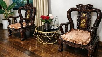 Deluxe-værelse - bjergudsigt | Individuel indretning, skrivebord, arbejdsområde til bærbare computere