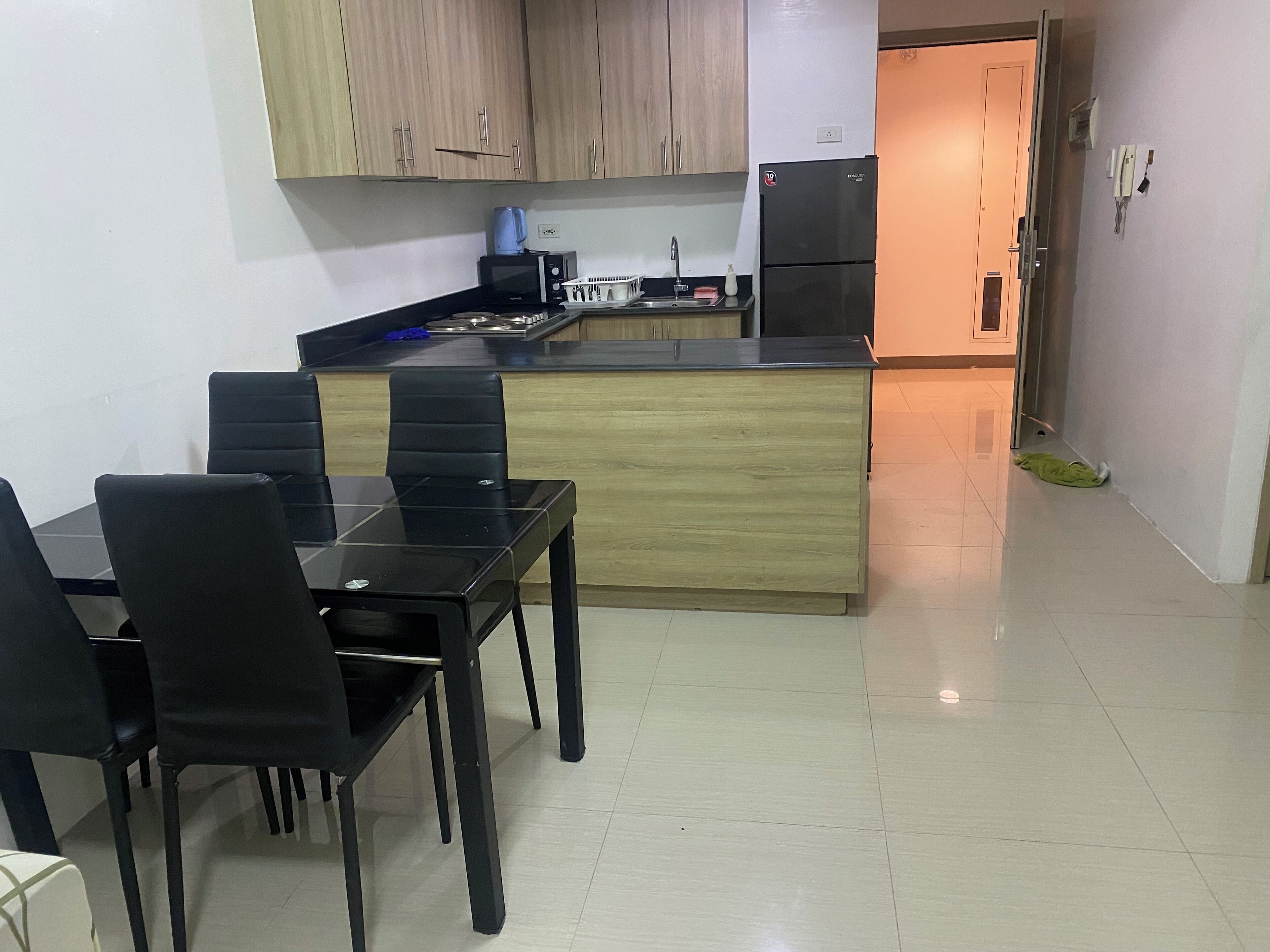 雪櫃、微波爐、爐具、電熱水壺