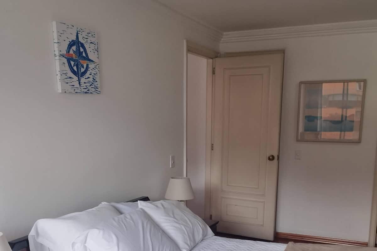 Suite Ăconomique, vue ville