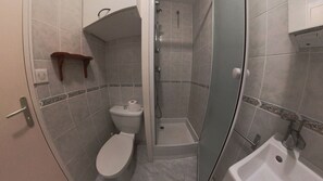 Towels, soap, toilet paper