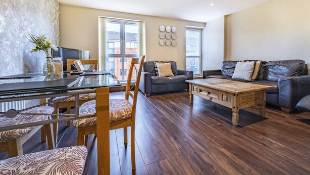 Apartment, 3 Bedrooms, Balcony | Dining room - Wonderful 3br Duplex Ormeau Park Free Parking (Belfast)