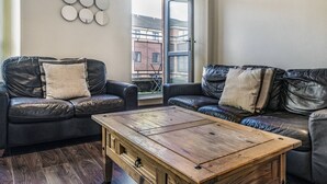 Apartment, 3 Bedrooms, Balcony | Living room - Wonderful 3br Duplex Ormeau Park Free Parking (Belfast)