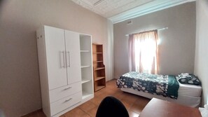 6 soverom, skrivebord, strykejern/-brett og wi-fi