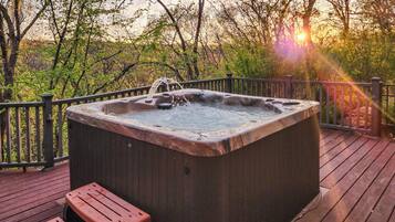 Tina de hidromasaje al aire libre