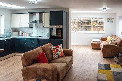 Self contained Bungalow on the edge of Sherwood Forest . 