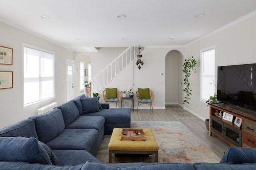 Cozy 3 bedroom home by the beach with designated work space