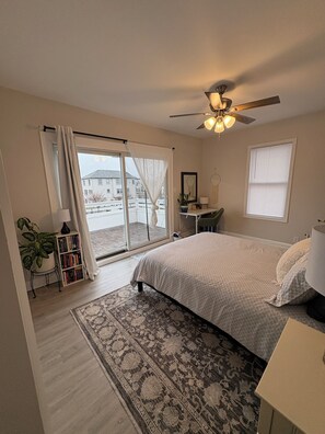 3 bedrooms, desk, travel crib, free WiFi