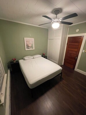 4 Schlafzimmer, Schreibtisch, WLAN, Bettwäsche