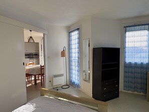 1 sovrum och sÀngklÀder