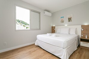 2 bedrooms, iron/ironing board, internet, bed sheets - WI-FI 500MB | 50” Smart TV | Swimming Pool #CA67 (Florianópolis)