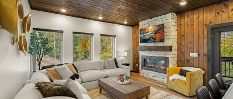 TV connectée, cheminée, baby-foot