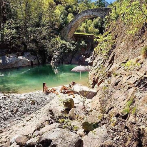 Holiday home Situated in a quiet location in the mountains on the edge of the river with a view of the forest