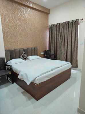 Deluxe Double Room, Balcony, City View | In-room safe, desk, laptop workspace, soundproofing - Radiance Retreat Hotel (Ranchi)