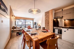 Fridge, microwave, oven, dishwasher - 10m from resort center, 2nd floor, balcony, parking, tv, ski locker, 57m², Morzine (Morzine)