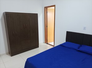 3 bedrooms, free WiFi, bed sheets - Furnished accommodation (Tupã)