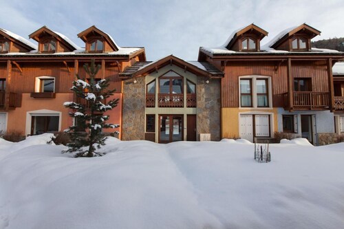 Chalet, 300m from ski slopes, balcony, parking, tv, 61m², Serre Chevalier