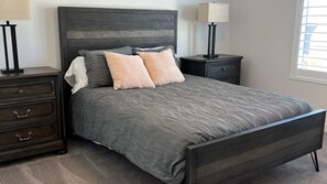 3 bedrooms, desk, iron/ironing board, WiFi