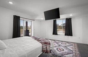 6 bedrooms, desk, free WiFi, bed sheets