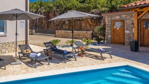 Unclassified image, 5 of 43, button - Holiday apartment Apartment with heated pool and sea view (Klimno)
