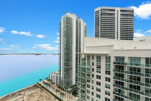 Huoneisto, 2 makuuhuonetta, parveke, kaupunkinäköala | Näkymä parvekkeelta