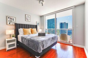 Condo, 3 Bedrooms, Balcony, City View | Premium bedding, blackout drapes, iron/ironing board, free WiFi - Modern Condos Located in Brickell (Miami)