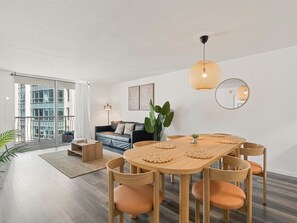 Basic Condo, 1 Bedroom, Balcony, City View | Dining room - Modern Condos Located in Brickell (Miami)