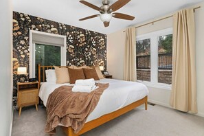 7 bedrooms, iron/ironing board, travel crib, free WiFi - 7BR Winter haven, Sauna, Hot Tub, Games, Sleeps 18 (McGaheysville)