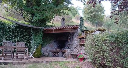 House and garden for 6 people near lakes and hiking trails