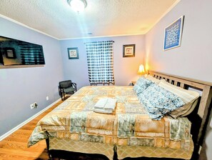 3 bedrooms, iron/ironing board, WiFi, bed sheets