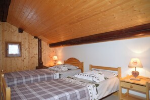 5 bedrooms, iron/ironing board, free WiFi