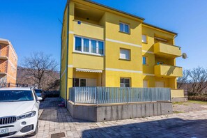 Exterior - Holiday apartment with washing machine and air conditioning (Jadranovo)
