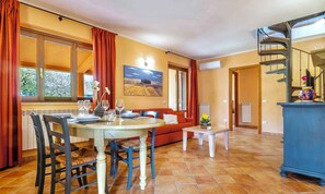 Dining - Villa with air conditioning and pool (Sorano)