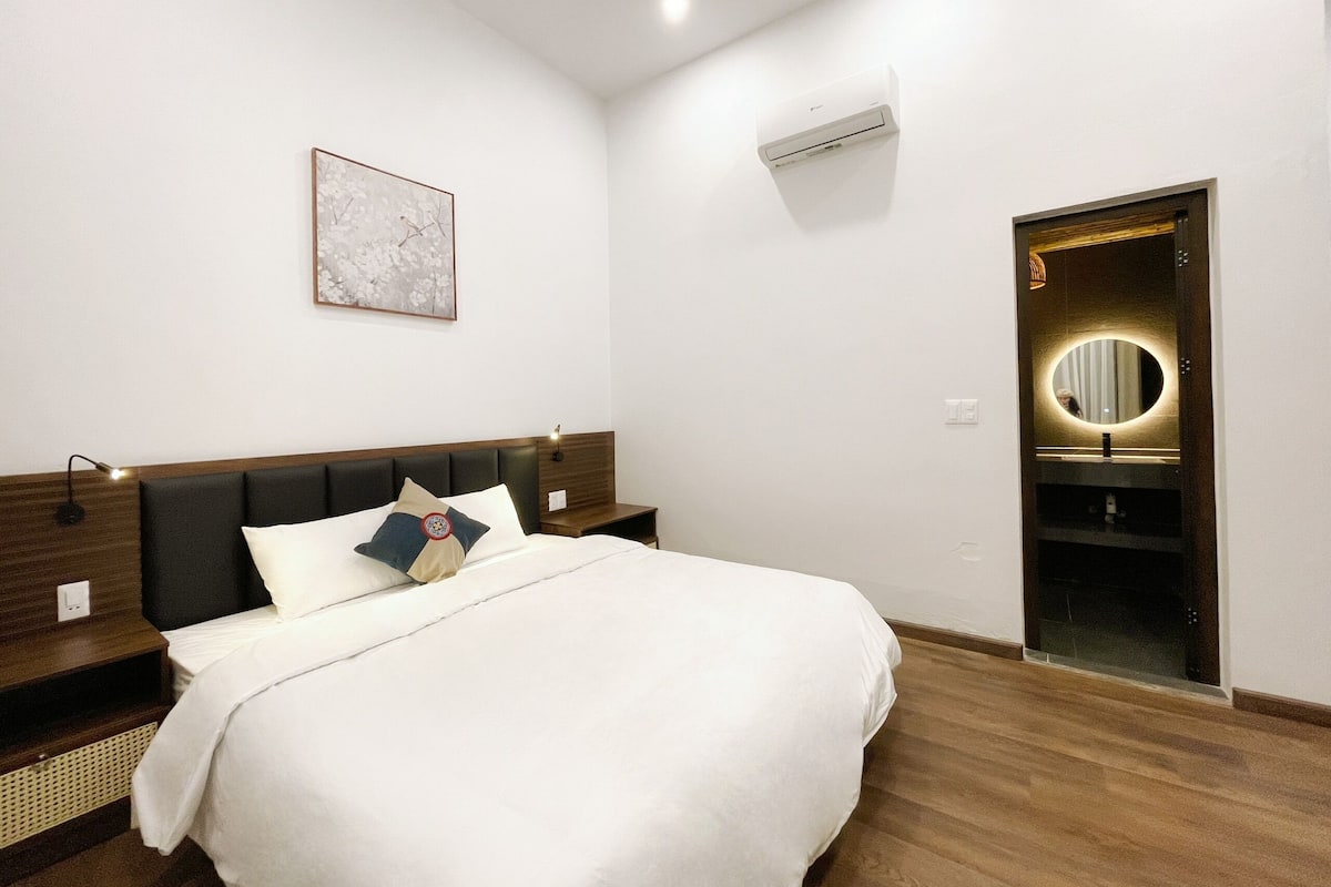Luxury Double Room, Garden View | Meja, ruang kerja komputer riba, kalis bunyi, Wi-fi percuma