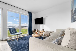 Fernseher, Kamin, DVD-Player, Tischtennisplatte