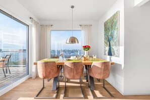 Dining - Baltic Sea vacation apartment "Meeresflüstern" with sea view, sauna and close to the beach (Olpenitz)