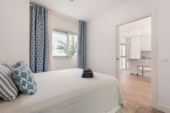 1 bedroom, desk, iron/ironing board, WiFi