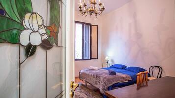 3 Schlafzimmer, Schreibtisch, Bügeleisen/Bügelbrett, kostenloses WLAN