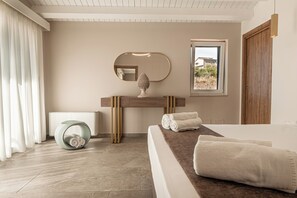 奢华客房 | 埃及棉床单、高档床上用品、羽绒被、迷你吧