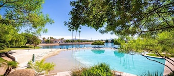 Premier Val Vista Lakes Community Amenities 3 bed + Loft house in lovely Gilbert