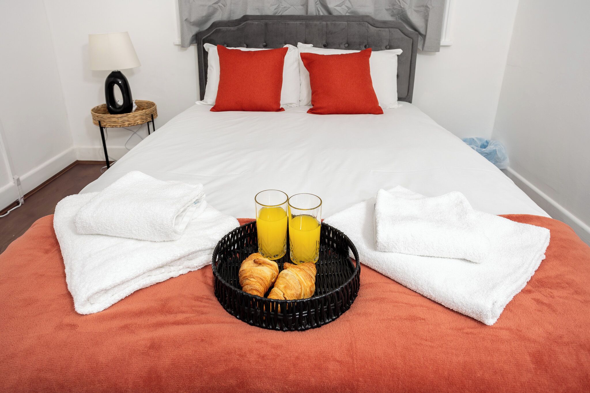 4 bedrooms, iron/ironing board, free WiFi, bed sheets