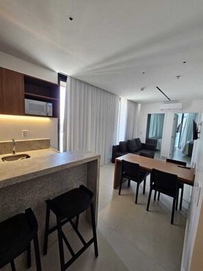 Family Room, Lanai