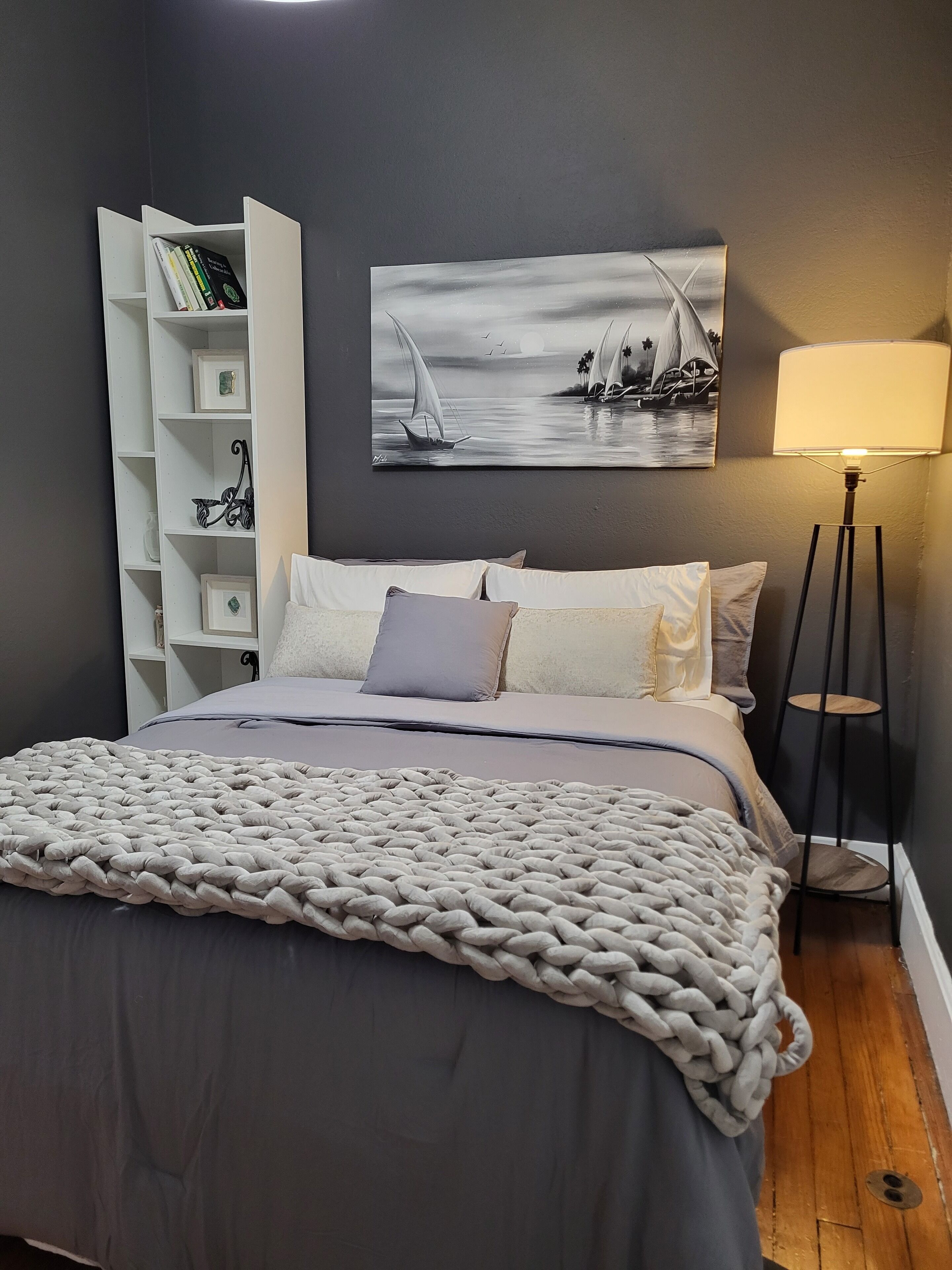 2 bedrooms, desk, iron/ironing board, WiFi