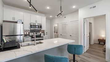 Microwave, oven, stovetop, dishwasher