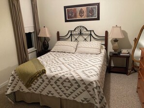 4 soverom, strykejern/-brett og sengetøy