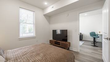 1 多间卧室、熨斗/熨衣板、WiFi、床单