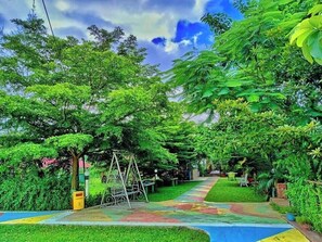 Vista frontal de la propiedad