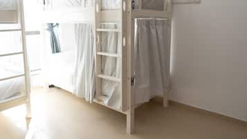 3 soveværelser, pengeskab på værelset, strygejern/strygebræt