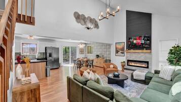 TV, fireplace